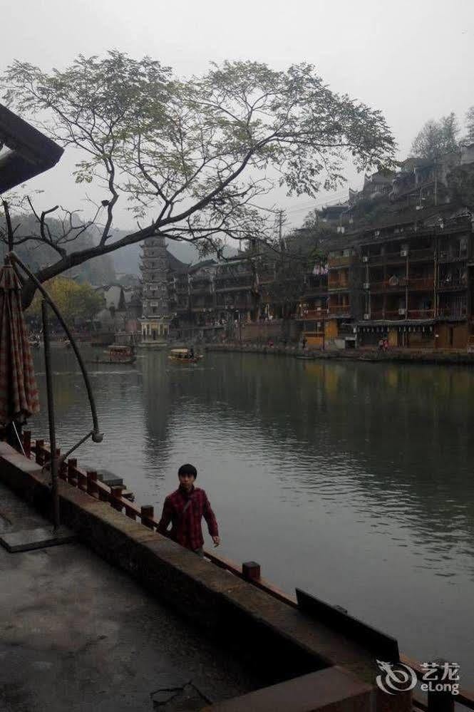 Fenghuang Waitin For You Inn Exteriör bild